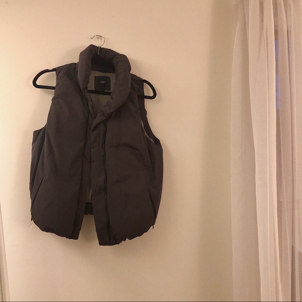 GAP Vest